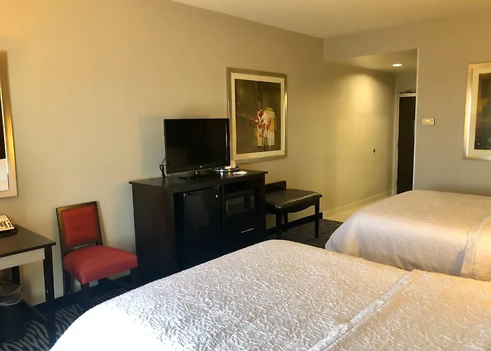 Hampton And Hotel 3*
