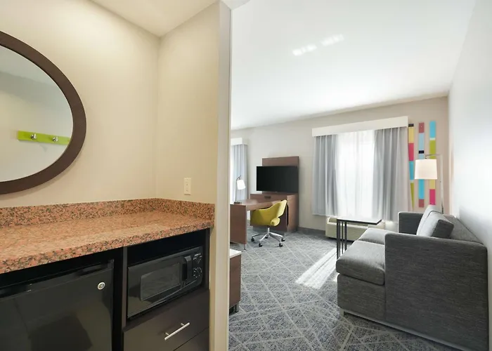 Hampton And Hotel Tulsa