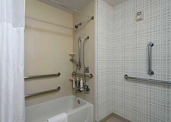 Hotel Hampton And