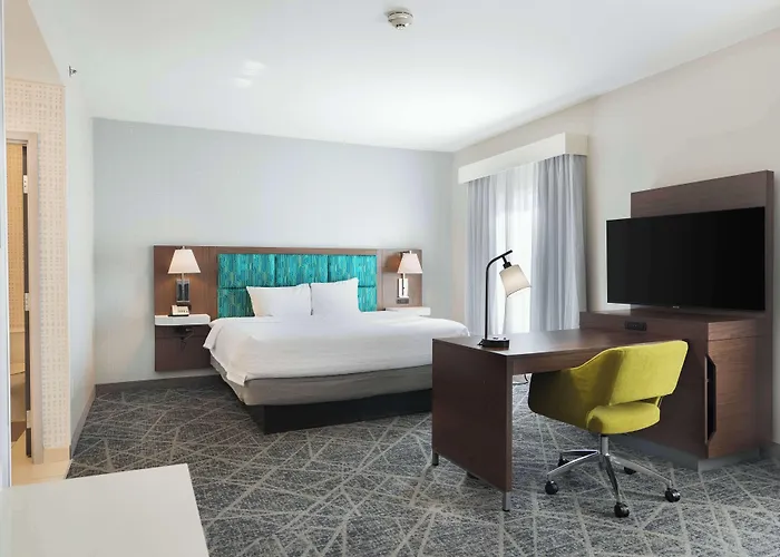 Hotel Hampton And Tulsa